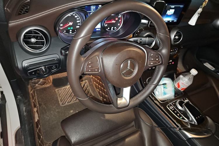 Used Mercedes-Benz GLC 2018 Facelifted GLC 260 4MATIC Dynamic Edition Steering Wheel