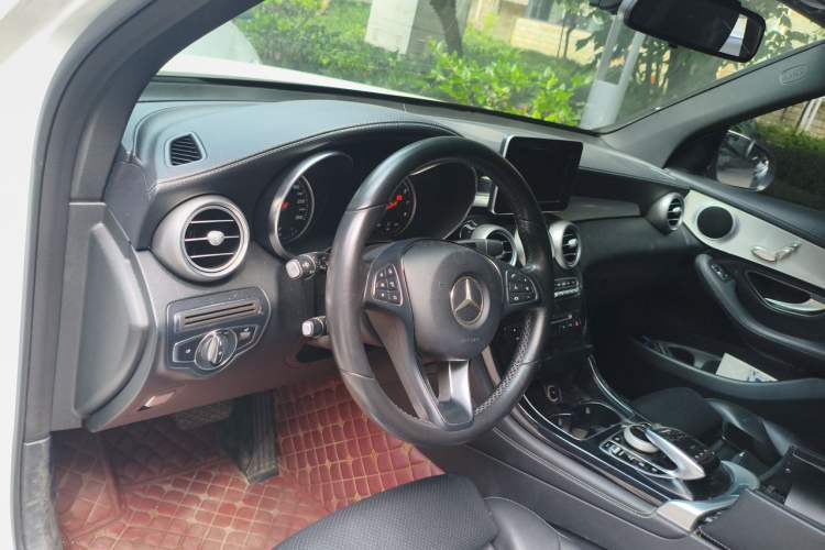 Used Mercedes-Benz GLC 2018 Facelift GLC 200 4MATIC Steering Wheel