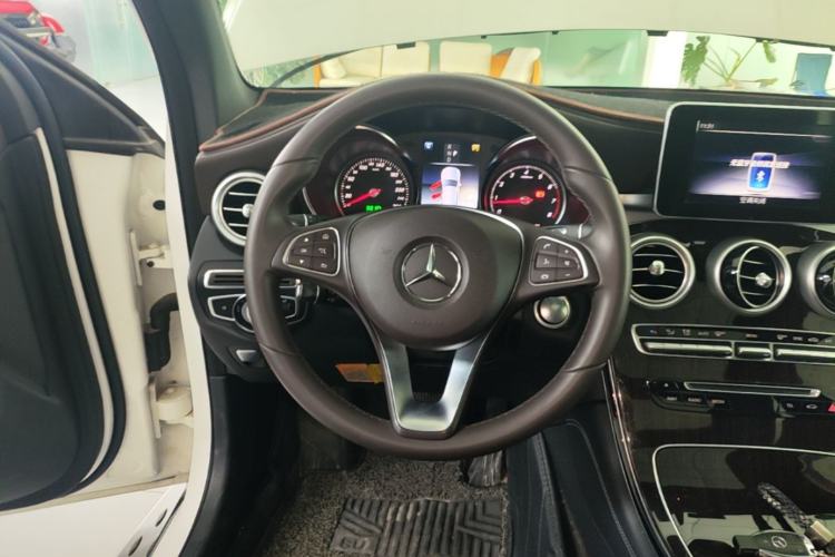 Used Mercedes-Benz GLC 2018 Facelifted GLC 260 4MATIC Dynamic Edition Steering Wheel