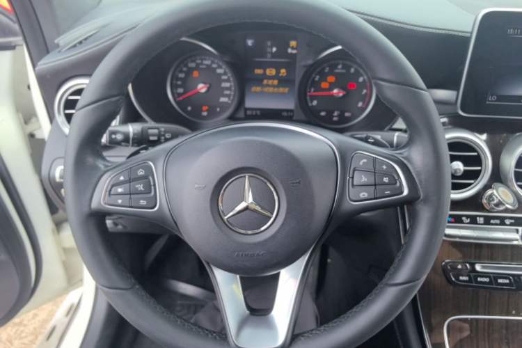 Used Mercedes-Benz GLC 2018 Facelifted GLC 260 4MATIC Dynamic Edition Steering Wheel