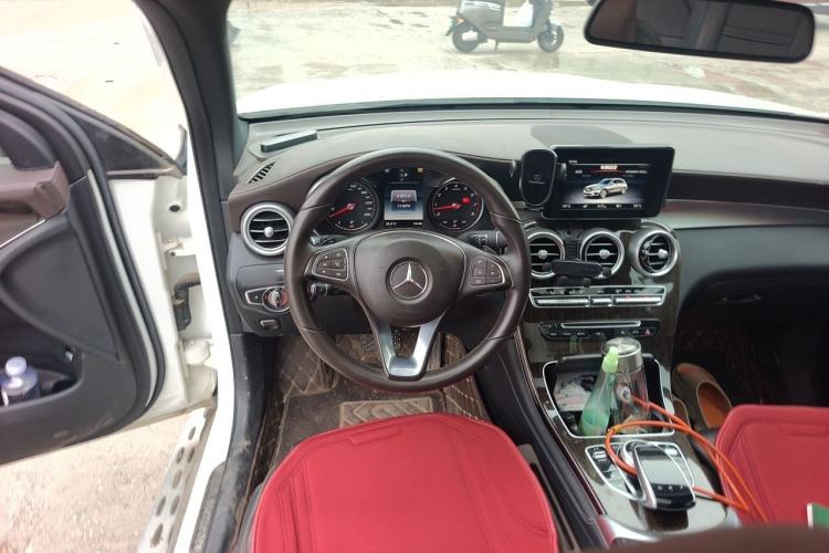 Used Mercedes-Benz GLC 2018 Facelift GLC 260 4MATIC Luxury Edition Steering Wheel