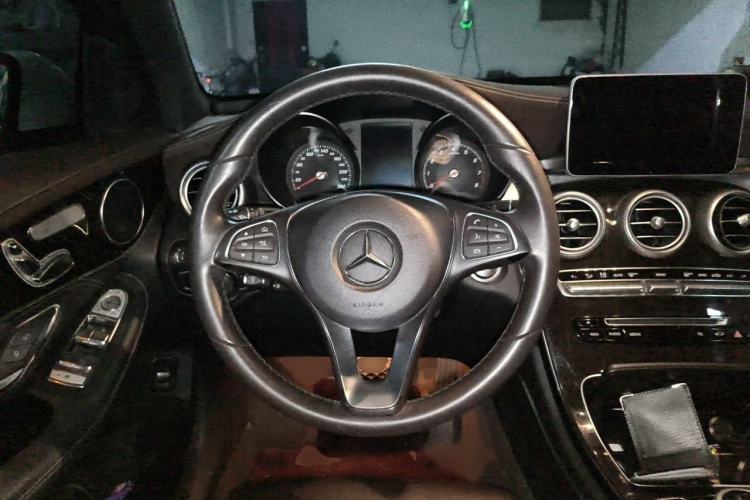Used Mercedes-Benz GLC 2018 Facelifted GLC 260 4MATIC Dynamic Edition Steering Wheel