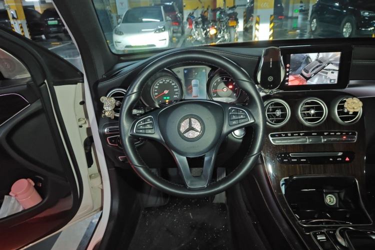 Used Mercedes-Benz GLC 2018 Facelifted GLC 260 4MATIC Dynamic Edition Steering Wheel