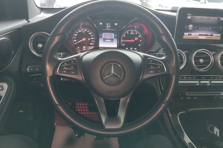 Used Mercedes-Benz GLC 2018 GLC 260 4MATIC Luxury Model Steering Wheel