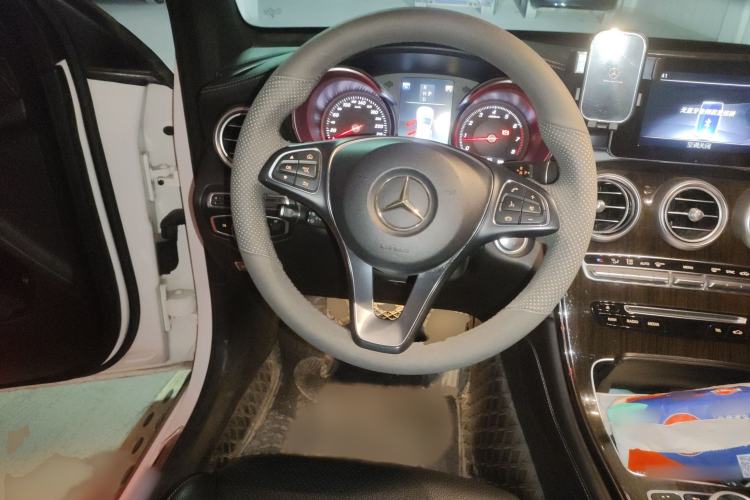 Used Mercedes-Benz GLC 2018 Facelifted GLC 260 4MATIC Dynamic Edition Steering Wheel