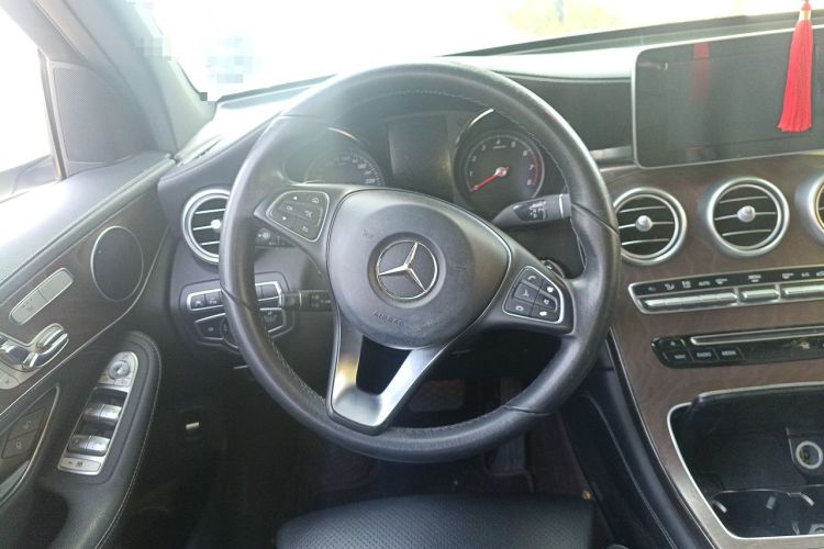 Used Mercedes-Benz GLC 2018 GLC 300 4MATIC Sport Edition Steering Wheel