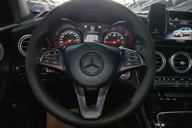 Used Mercedes-Benz GLC 2018 GLC 260 4MATIC Dynamic Edition Steering Wheel
