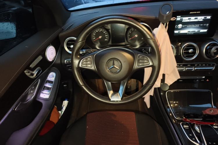 Used Mercedes-Benz GLC 2018 Facelift GLC 260 4MATIC Luxury Edition Steering Wheel