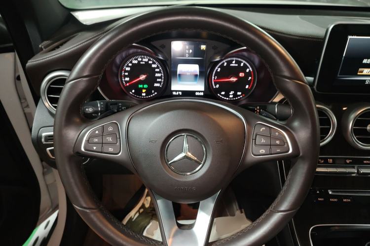 Used Mercedes-Benz GLC 2018 GLC 260 4MATIC Dynamic Edition Steering Wheel