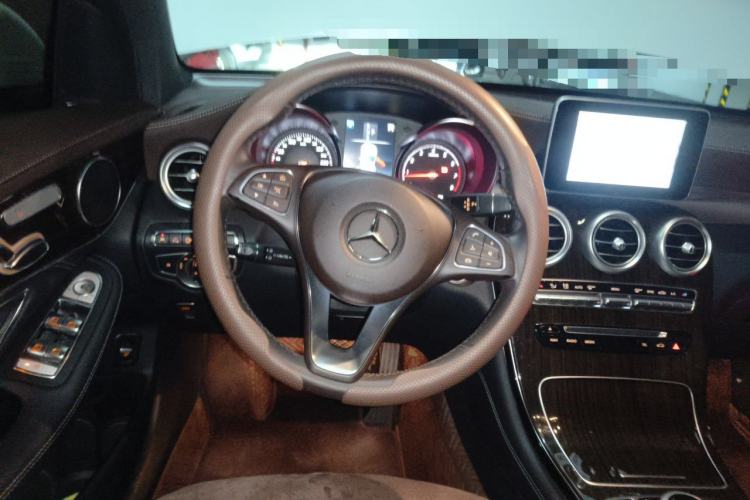 Used Mercedes-Benz GLC 2018 GLC 260 4MATIC Luxury Model Steering Wheel
