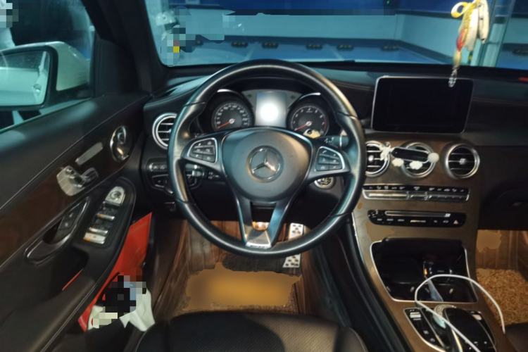 Used Mercedes-Benz GLC 2018 Refreshed GLC 300 4MATIC Dynamic Edition Steering Wheel