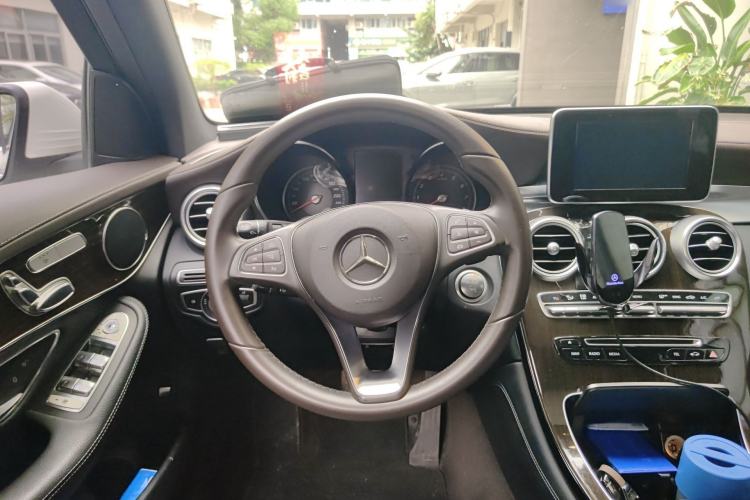 Used Mercedes-Benz GLC 2018 Facelifted GLC 260 4MATIC Dynamic Edition Steering Wheel
