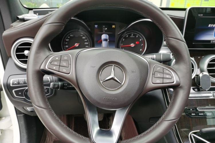 Used Mercedes-Benz GLC 2018 GLC 260 4MATIC Luxury Model Steering Wheel