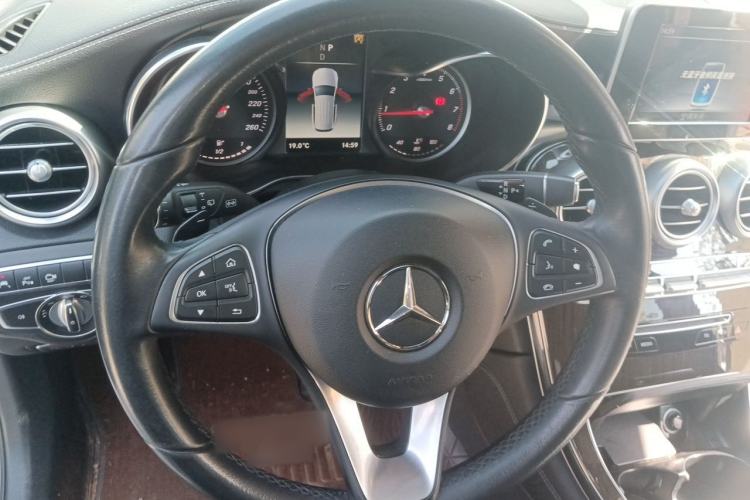 Used Mercedes-Benz GLC 2018 Facelift GLC 260 4MATIC Luxury Edition Steering Wheel