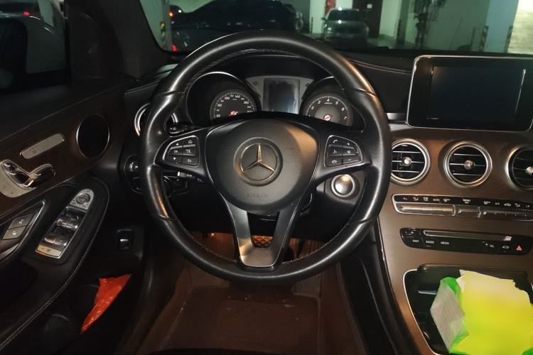 Used Mercedes-Benz GLC 2018 GLC 300 4MATIC Sport Edition Steering Wheel