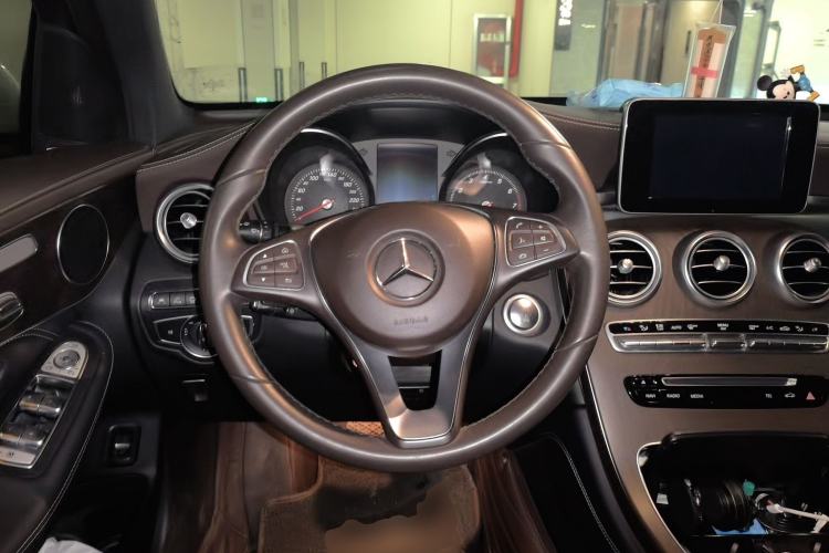 Used Mercedes-Benz GLC 2018 GLC 300 4MATIC Sport Edition Steering Wheel