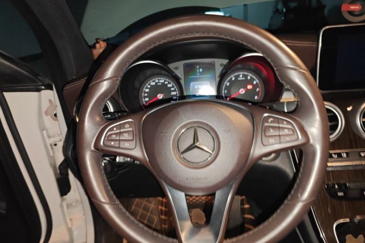 Used Mercedes-Benz GLC 2018 Facelifted GLC 260 4MATIC Dynamic Edition Steering Wheel