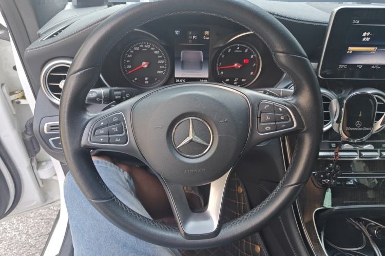 Used Mercedes-Benz GLC 2018 GLC 260 4MATIC Dynamic Edition Steering Wheel