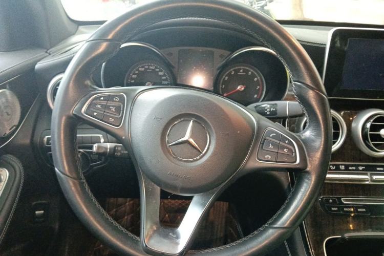 Used Mercedes-Benz GLC 2018 GLC 260 4MATIC Luxury Model Steering Wheel
