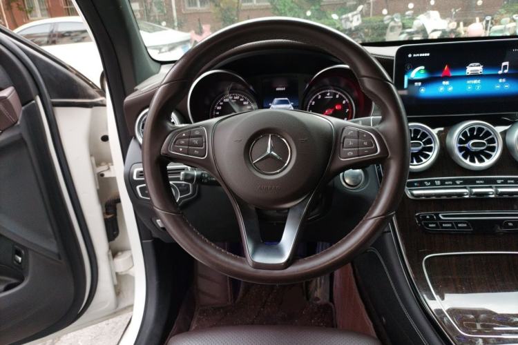 Used Mercedes-Benz GLC 2018 Facelifted GLC 260 4MATIC Dynamic Edition Steering Wheel