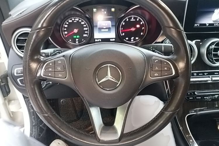 Used Mercedes-Benz GLC 2018 GLC 260 4MATIC Luxury Model Steering Wheel