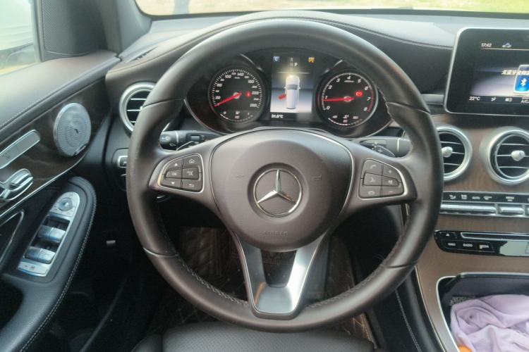 Used Mercedes-Benz GLC 2018 GLC 300 4MATIC Sport Edition Steering Wheel