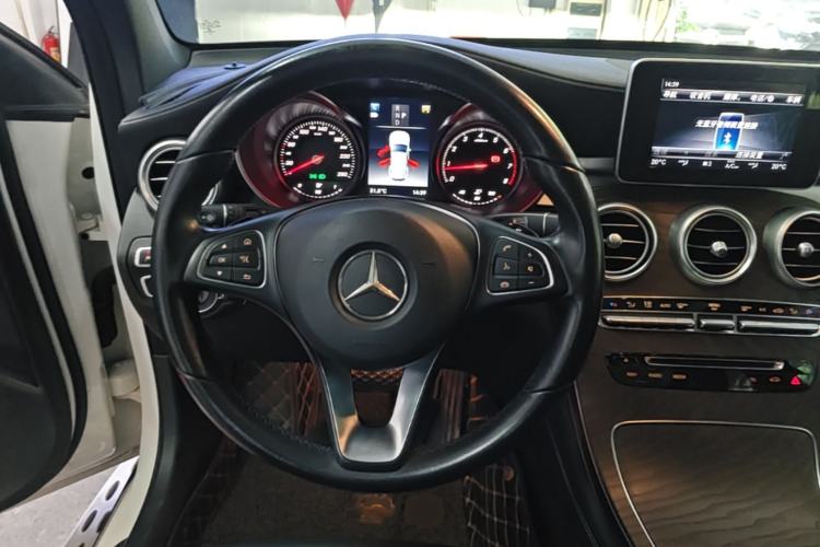 Used Mercedes-Benz GLC 2018 Refreshed GLC 300 4MATIC Dynamic Edition Steering Wheel