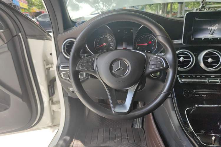 Used Mercedes-Benz GLC 2018 Facelift GLC 200 4MATIC Steering Wheel