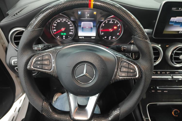 Used Mercedes-Benz GLC 2018 GLC 260 4MATIC Luxury Model Steering Wheel