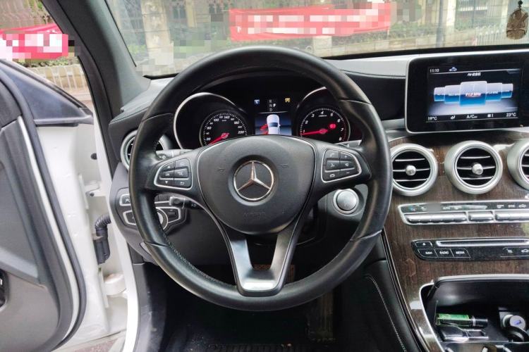 Used Mercedes-Benz GLC 2018 Facelift GLC 260 4MATIC Luxury Edition Steering Wheel