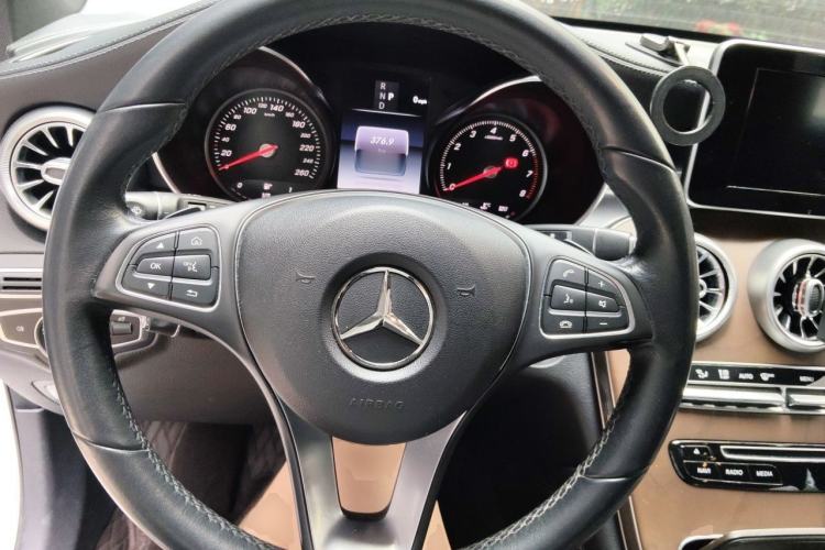 Used Mercedes-Benz GLC 2018 GLC 260 4MATIC Dynamic Edition Steering Wheel
