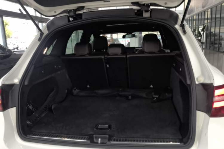 Used Mercedes-Benz GLC 2018 GLC 200 4MATIC Trunk