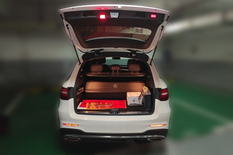Used Mercedes-Benz GLC 2018 GLC 260 4MATIC Luxury Model Trunk