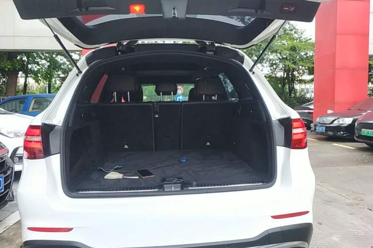 Used Mercedes-Benz GLC 2018 Facelift GLC 260 4MATIC Luxury Edition Trunk