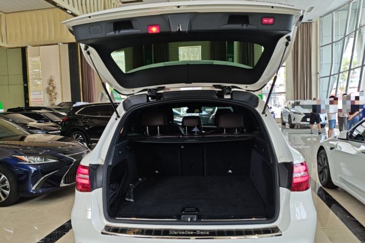 Used Mercedes-Benz GLC 2018 GLC 260 4MATIC Luxury Model Trunk