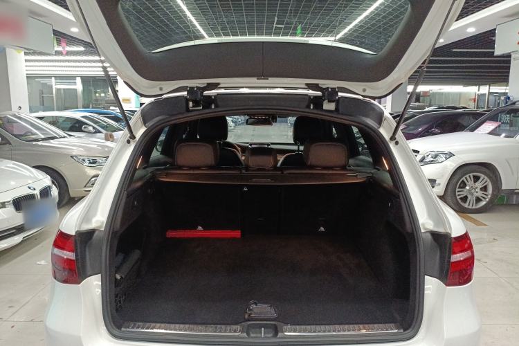 Used Mercedes-Benz GLC 2018 GLC 260 4MATIC Luxury Model Trunk