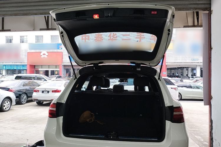 Used Mercedes-Benz GLC 2018 Facelift GLC 260 4MATIC Luxury Edition Trunk