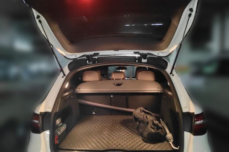 Used Mercedes-Benz GLC 2018 Facelifted GLC 260 4MATIC Dynamic Edition Trunk