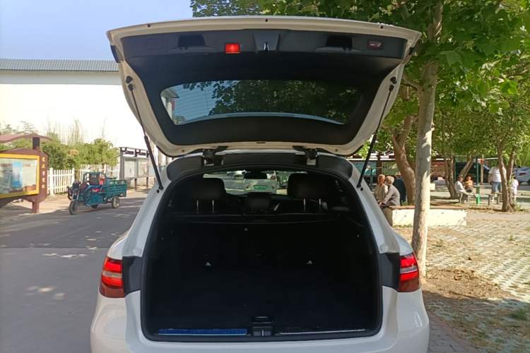 Used Mercedes-Benz GLC 2018 Facelifted GLC 260 4MATIC Dynamic Edition Trunk