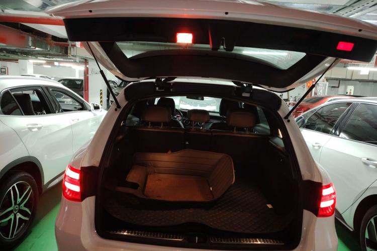 Used Mercedes-Benz GLC 2018 GLC 260 4MATIC Dynamic Edition Trunk