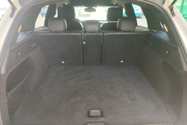 Used Mercedes-Benz GLC 2018 Facelift GLC 200 4MATIC Trunk