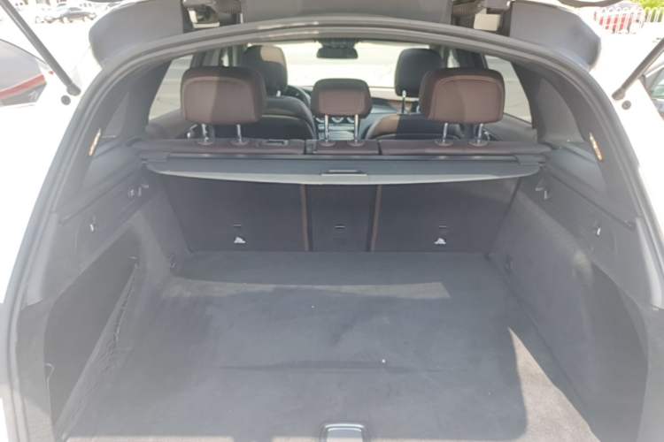 Used Mercedes-Benz GLC 2018 Facelift GLC 260 4MATIC Luxury Edition Trunk