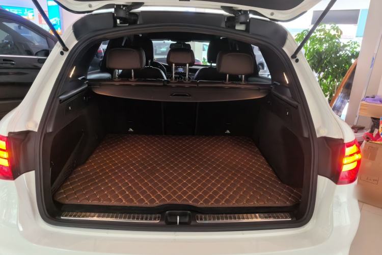 Used Mercedes-Benz GLC 2018 GLC 260 4MATIC Dynamic Edition Trunk