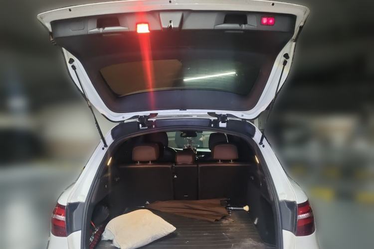Used Mercedes-Benz GLC 2018 GLC 260 4MATIC Luxury Model Trunk