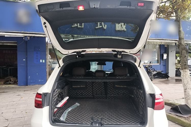 Used Mercedes-Benz GLC 2018 GLC 260 4MATIC Luxury Model Trunk