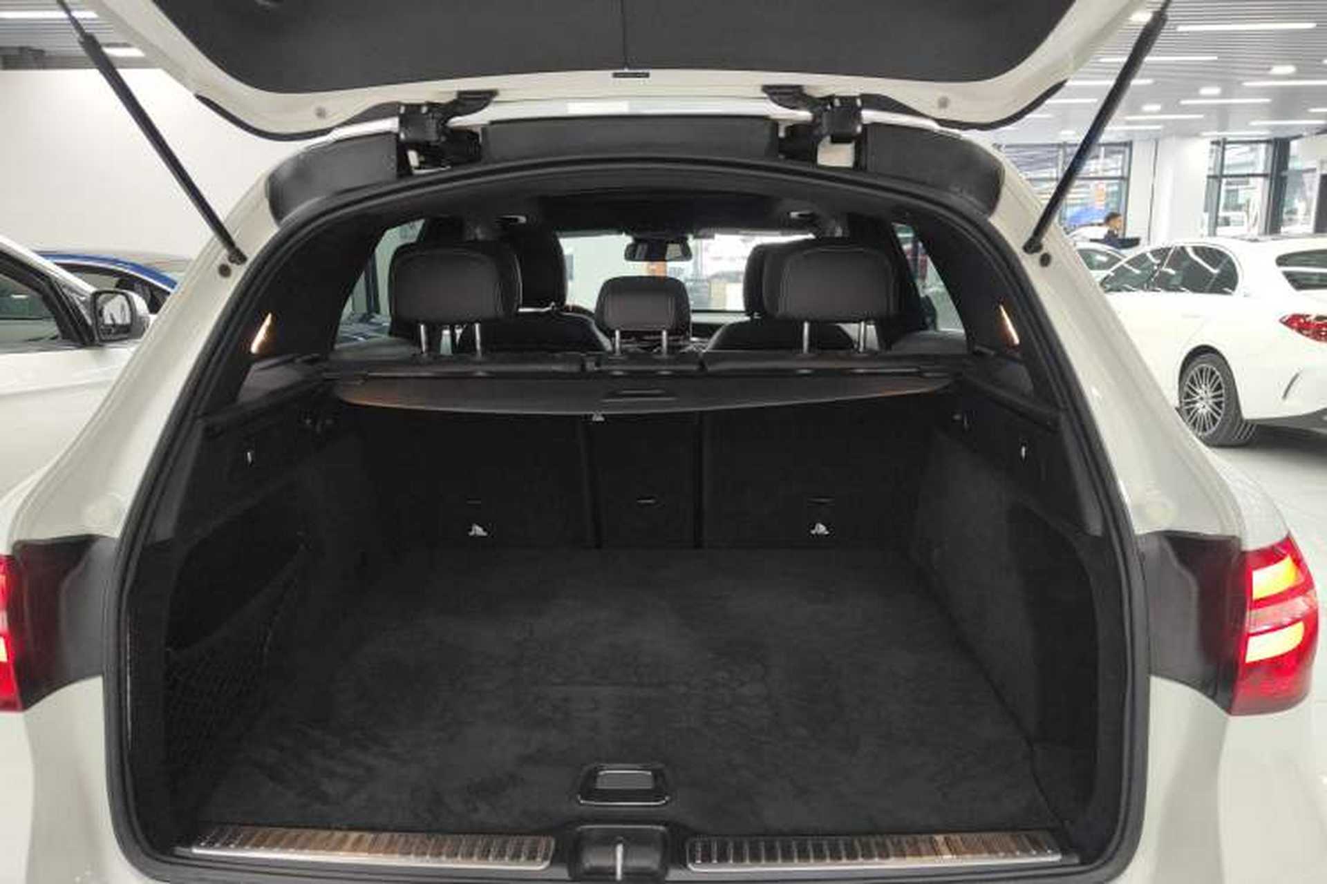 Used Mercedes-Benz GLC 2018 GLC 260 4MATIC Luxury Model Trunk