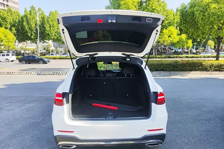Used Mercedes-Benz GLC 2018 GLC 260 4MATIC Luxury Model Trunk