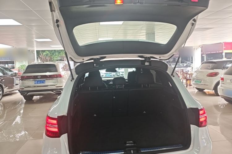 Used Mercedes-Benz GLC 2018 Facelift GLC 260 4MATIC Luxury Edition Trunk