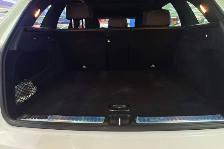 Used Mercedes-Benz GLC 2018 GLC 300 4MATIC Sport Edition Trunk