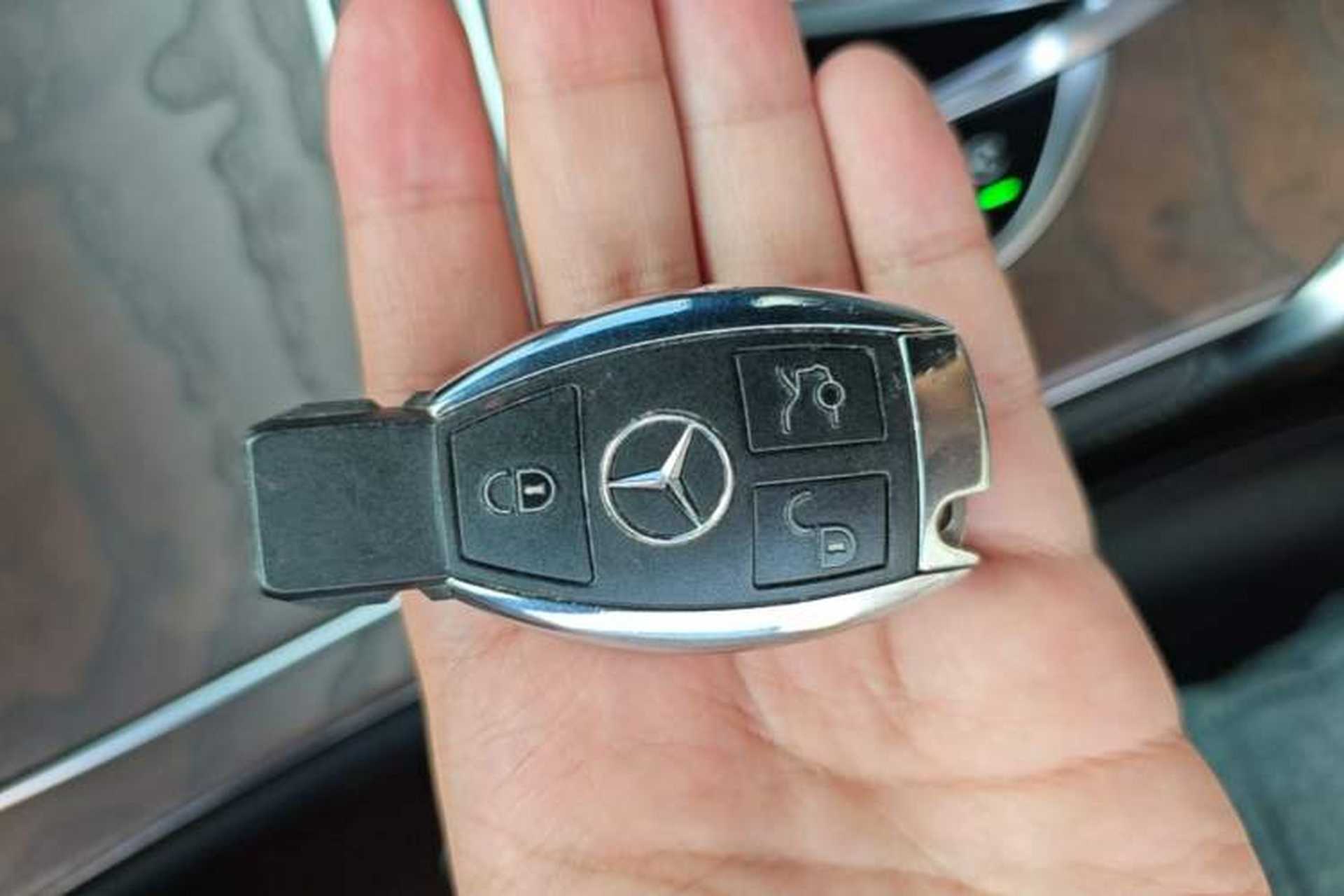 Used Mercedes-Benz GLC 2018 GLC 300 4MATIC Sport Edition Vehicle Key